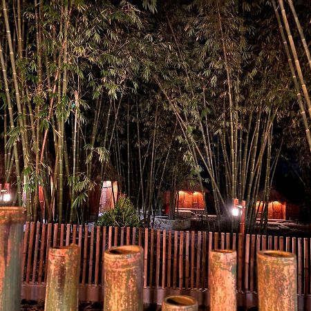 Para Para Cafe & Cottage Берастаги Экстерьер фото