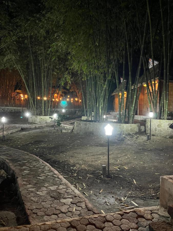 Para Para Cafe & Cottage Берастаги Экстерьер фото